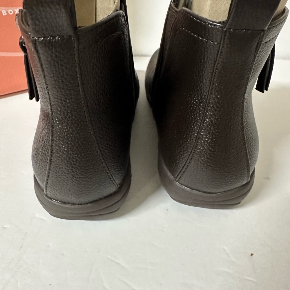 NWT Aleena3 Easy Spirit Dark Brown Ankle Booties Size 6 - Picture 5 of 5